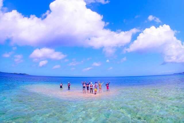 【西表島】最後の秘島「鳩間島」観光＆バラス島シュノーケリング1日コース《ランチ＆写真データプレゼント付き》