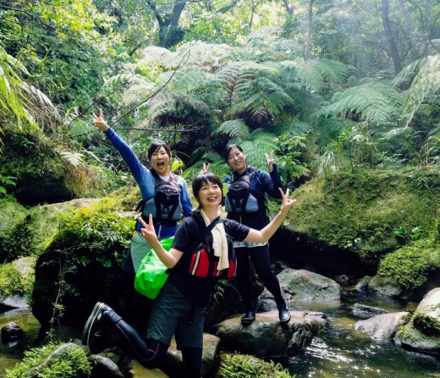 ナーラの滝 トレッキング 3人