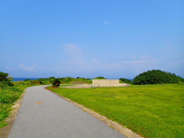 ウナリザキ公園の遊歩道