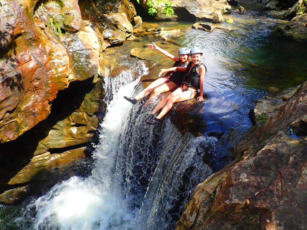 世界遺産西表島の滝の魅力を徹底解説！滝で楽しめるおすすめのツアーもご紹介！大見謝の滝