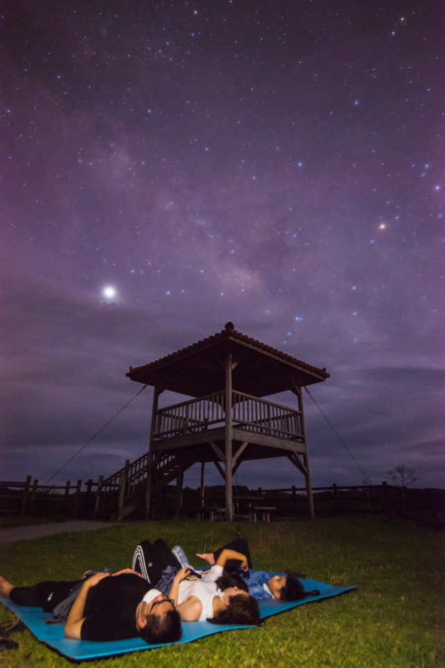 星空と展望台