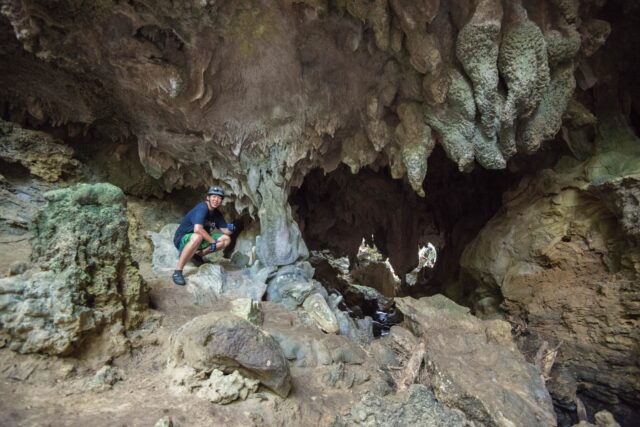 西表島鍾乳洞探検（ケイビング体験）ツアー