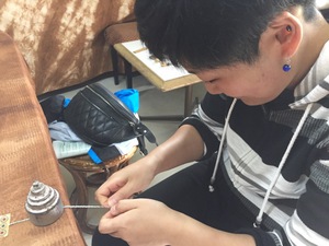 【西表島/約90分】6歳からOK・素材も選べる！島の実&貝殻でアクセサリー作り体験☆毎日つけたくなる一点物を手作りしよう。《親子・雨の日OK》（No.20）