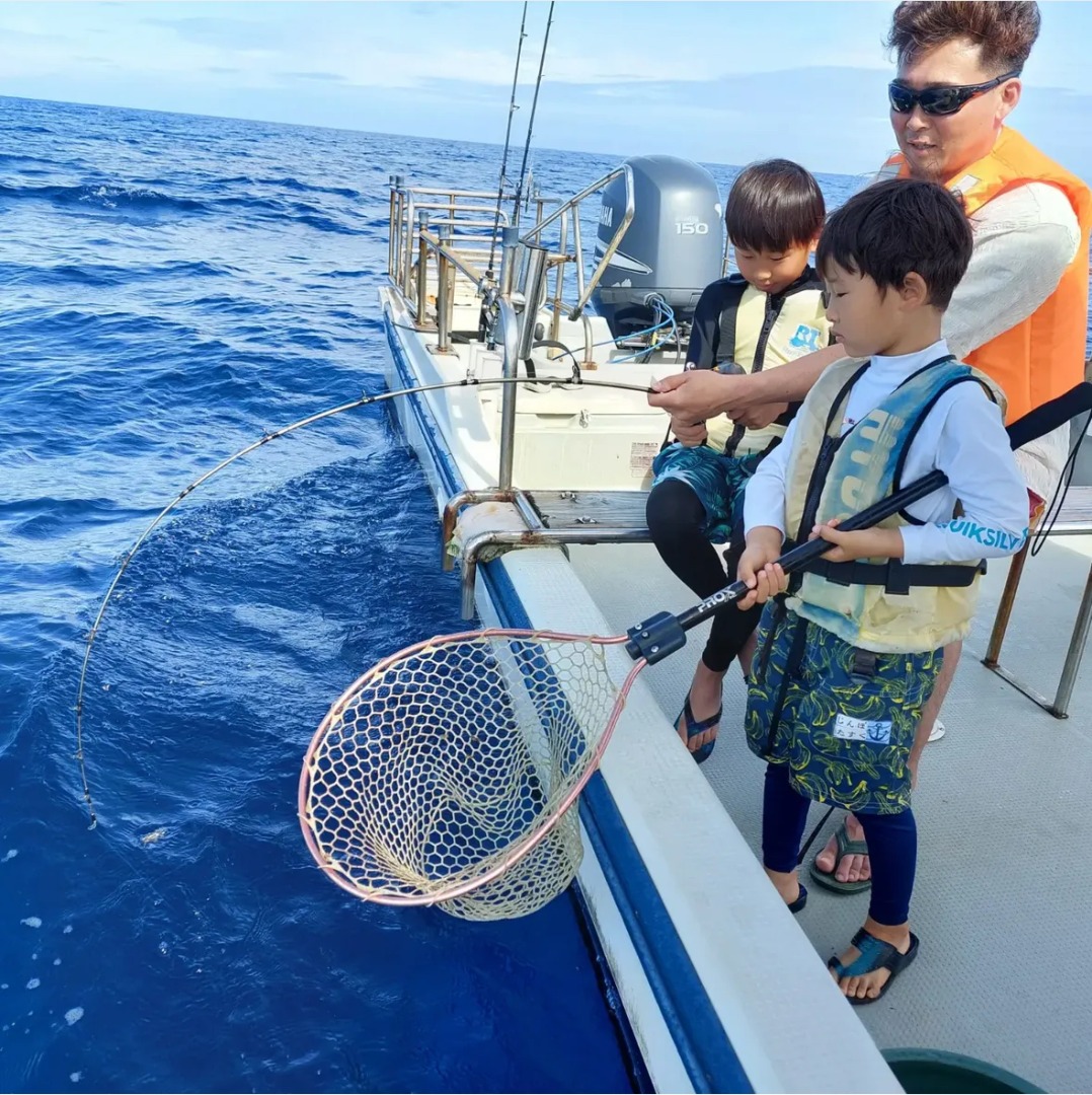 【西表島/約3時間】初心者歓迎！西表島近海で釣り体験コース＜居酒屋で調理可能＞釣った魚をそのまま夕食に☆家族旅行にもおすすめ（No.18）