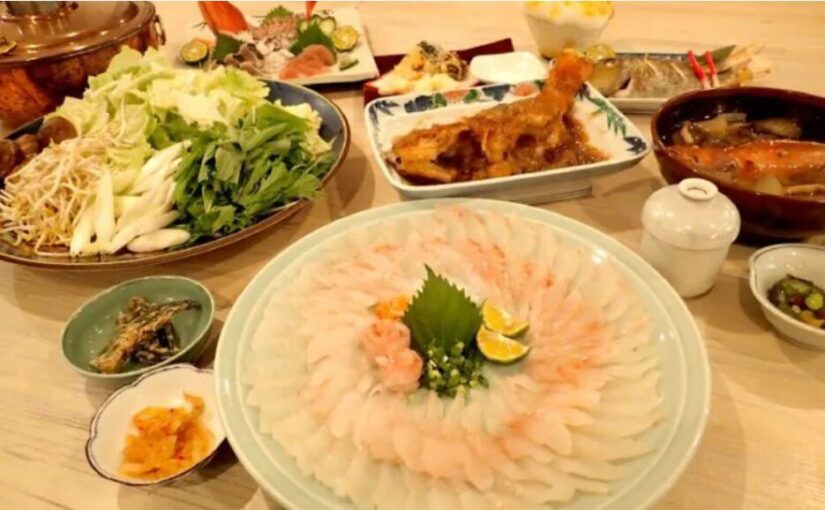 西表島でディナーを楽しむ