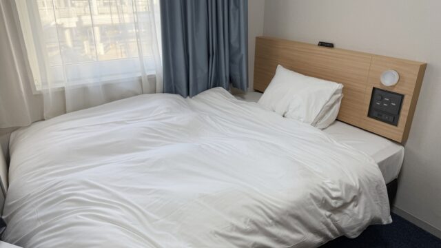 ホテル　ベッド