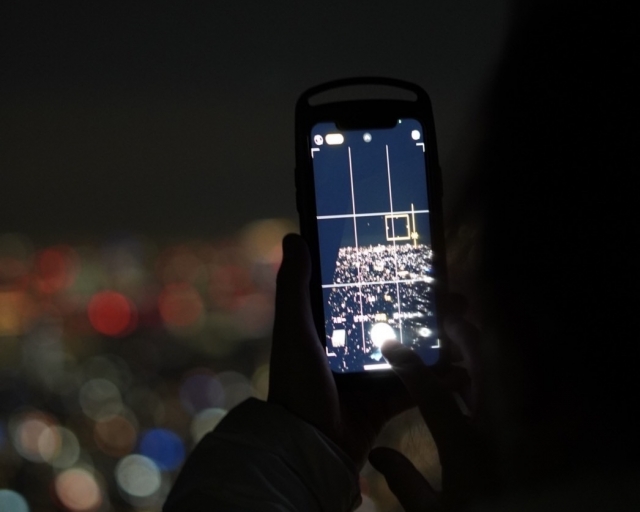 夜　撮影　スマホ